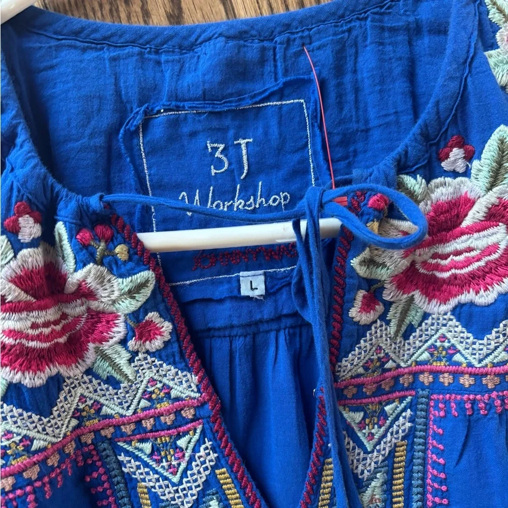 Johnny Was Size Large 3T Workshop Blouse! Good condition - Picture 5 of 10